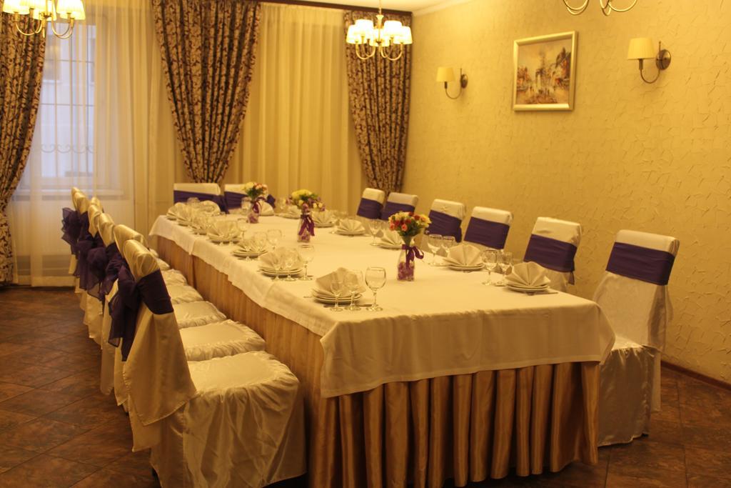 Hotel Complex Verhovina Kiev Esterno foto